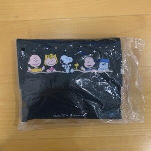 NEW Starlux Peanuts Snoopy Amenity Kit